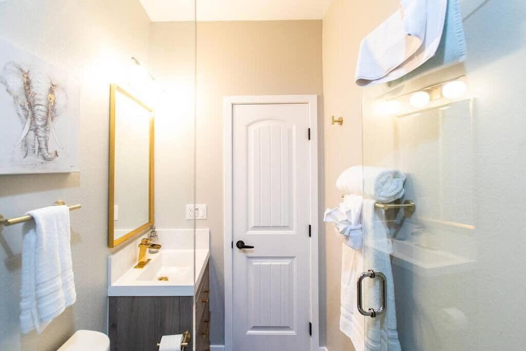 Military-restaurants-fast-wifi-a C-w D-pets-park- Apartamento San Diego